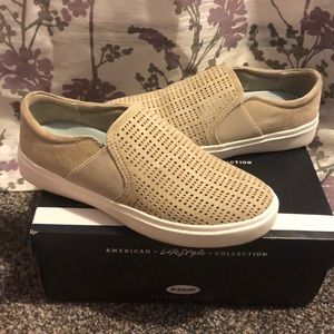 NWT Dr. Scholl’s Wander Up Slip On Sneaker